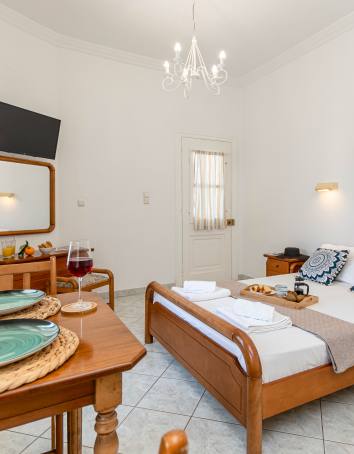 Litsa apartments in naxos chora