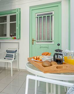 Litsa apartments in naxos greece